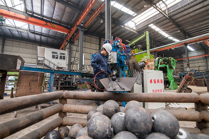 梅河口网架配件-螺栓球加工车间